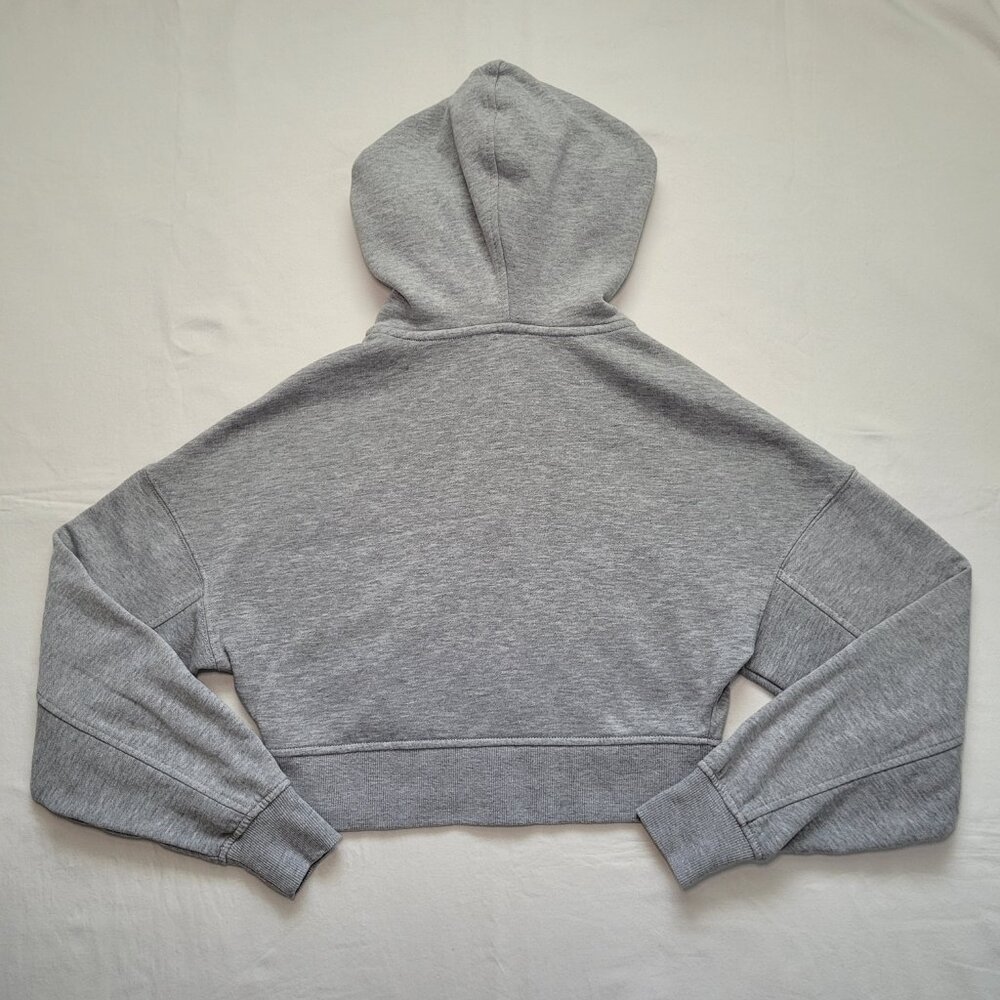 Tillys Cropped Zip Up Hoodie Sweatshirt Heather Gray Small Off-Duty Model - Picture 2 of 8